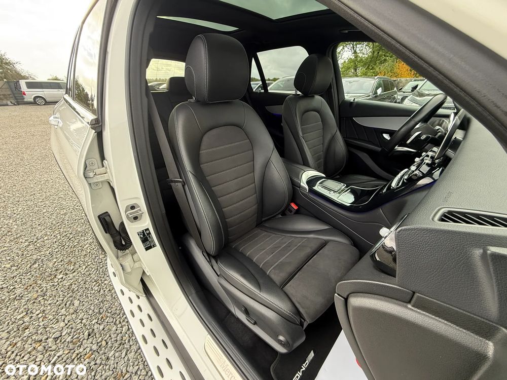 Mercedes-Benz GLC 300 de 4Matic 9G-TRONIC AMG Line Plus - 32