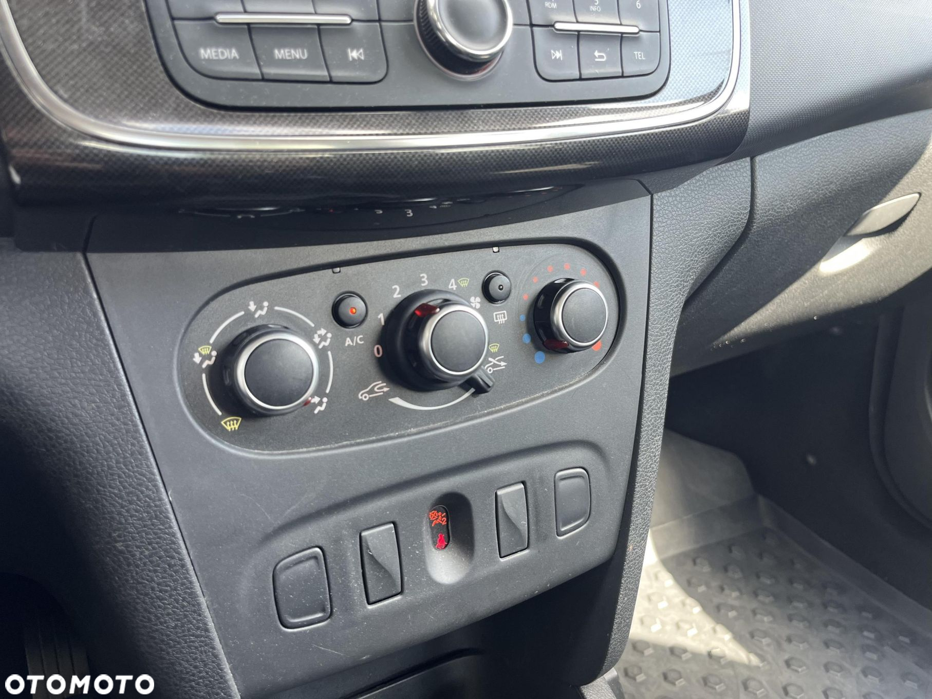 Dacia Logan 1.0 SCe Open - 23