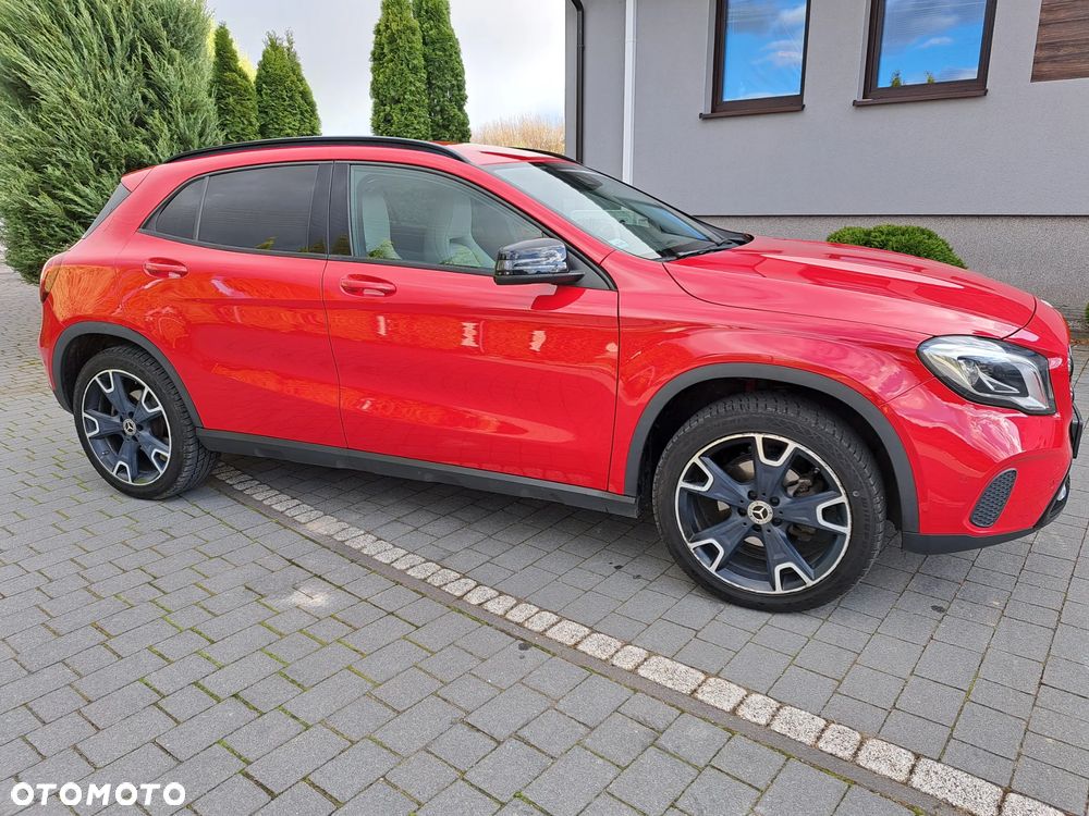 Mercedes-Benz GLA 180 d 7G-DCT Urban - 8