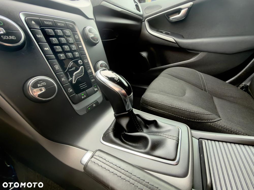 Volvo V40 Cross Country - 20