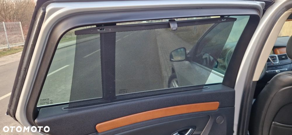 Renault Laguna 3.0 dCi V6 Initiale - 11