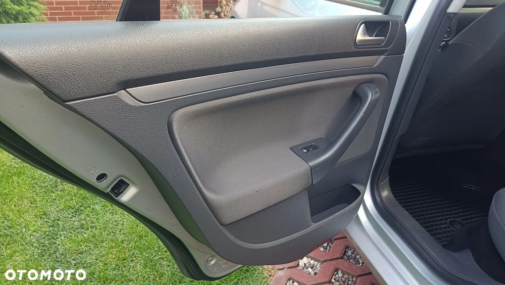 Volkswagen Jetta 1.9 TDI Trendline - 13