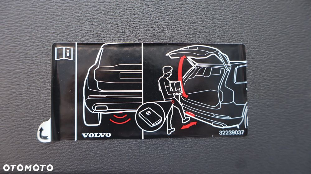 Volvo XC 40 T3 Momentum Pro - 19
