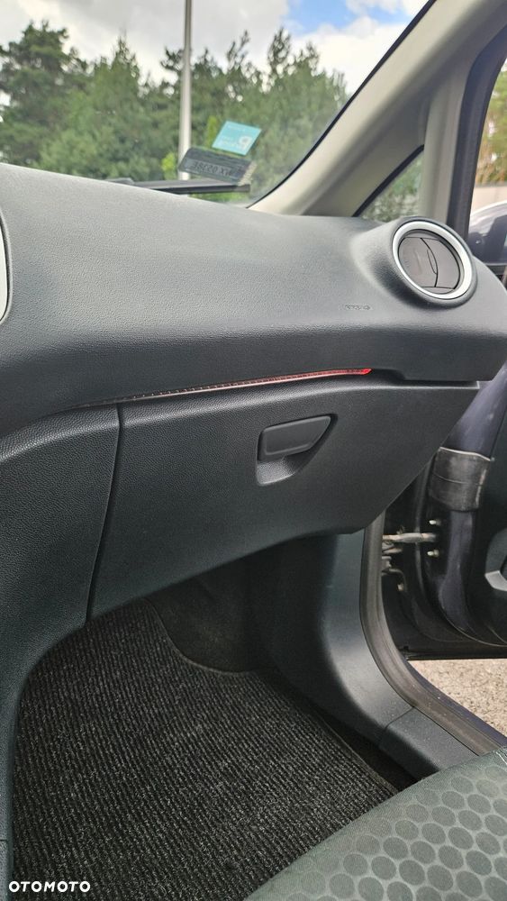 Ford Fiesta 1.6 TDCi Titanium - 12