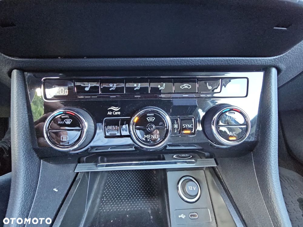 Skoda Superb 2.0 TDI Ambition DSG - 20