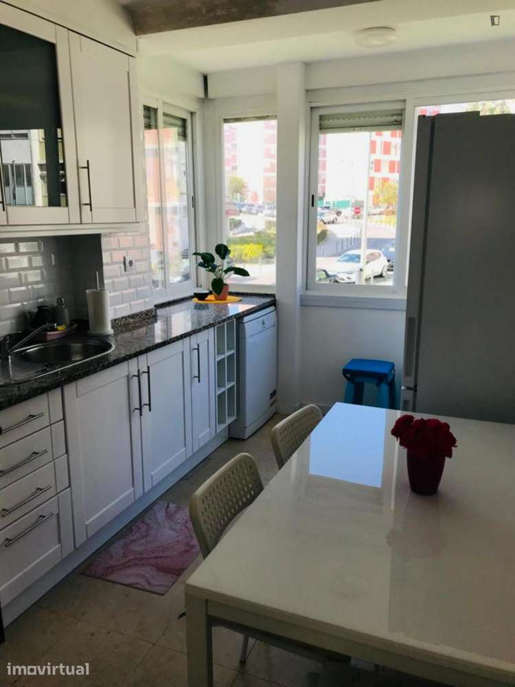 Apartamento com 2 quartos - localizado em Benfica Lisbon - Grande imagem: 4/17
