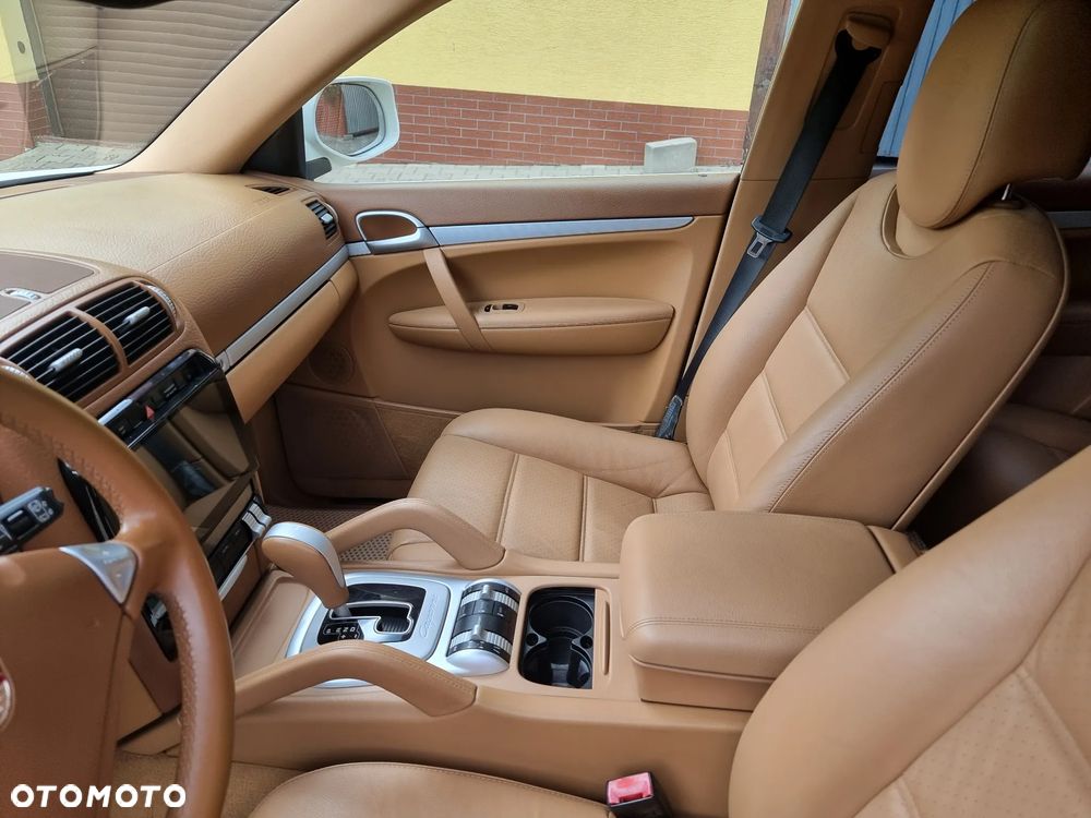 Porsche Cayenne - 14