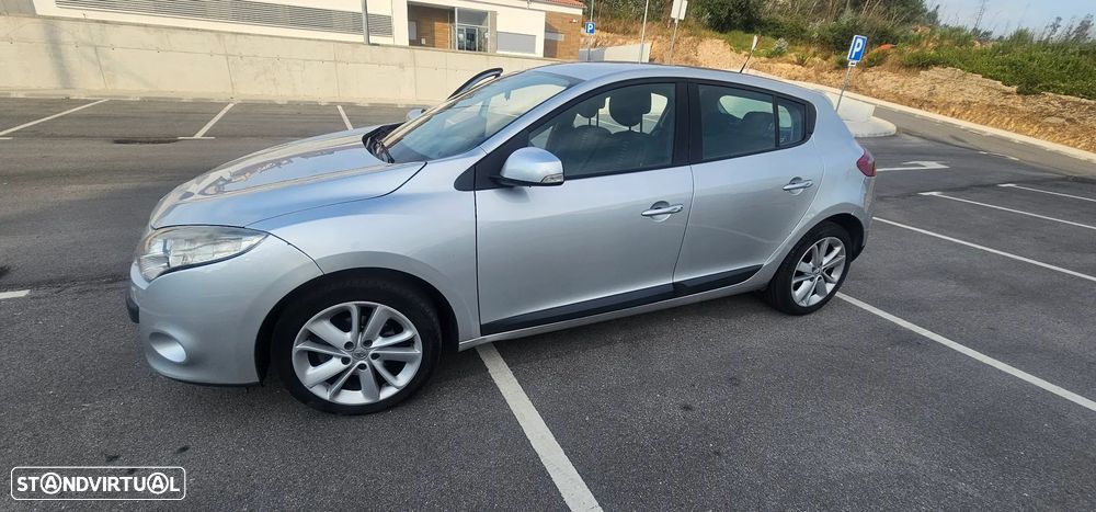 Renault Mégane 1.5 dCi Dynamique - 9