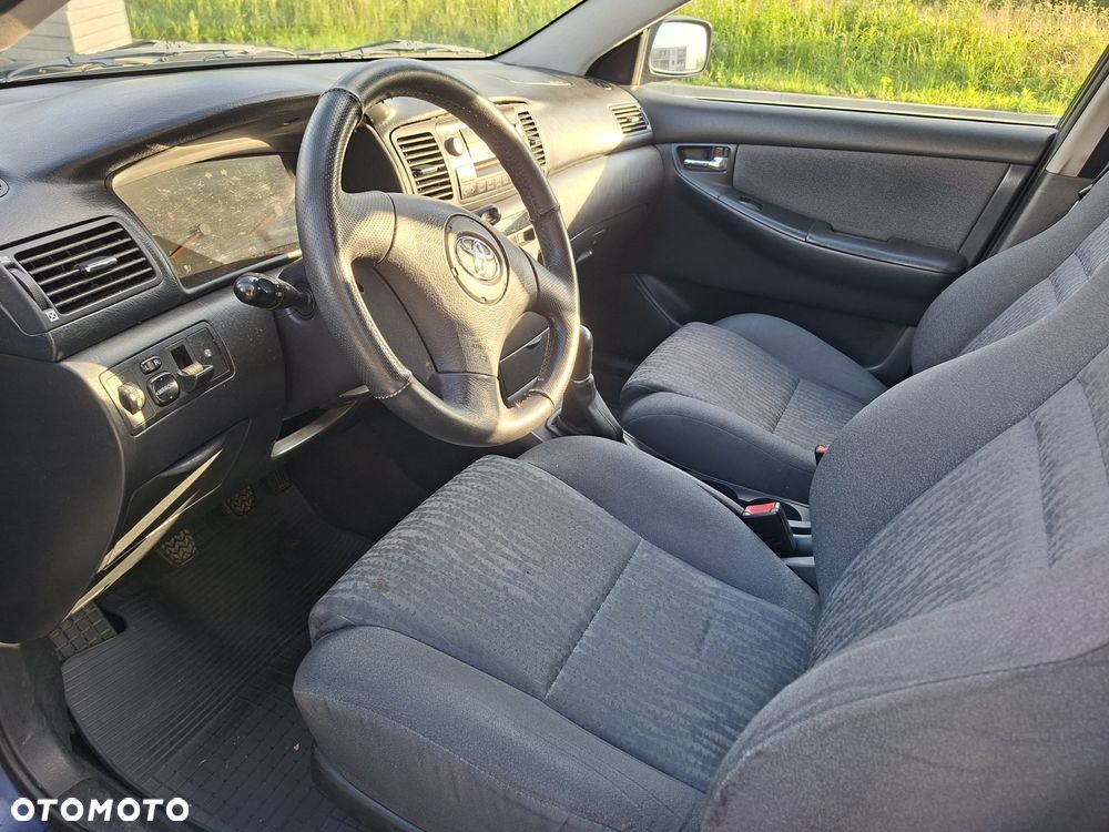 Toyota Corolla Verso - 5