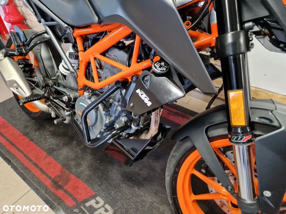 KTM Duke 125 - 32