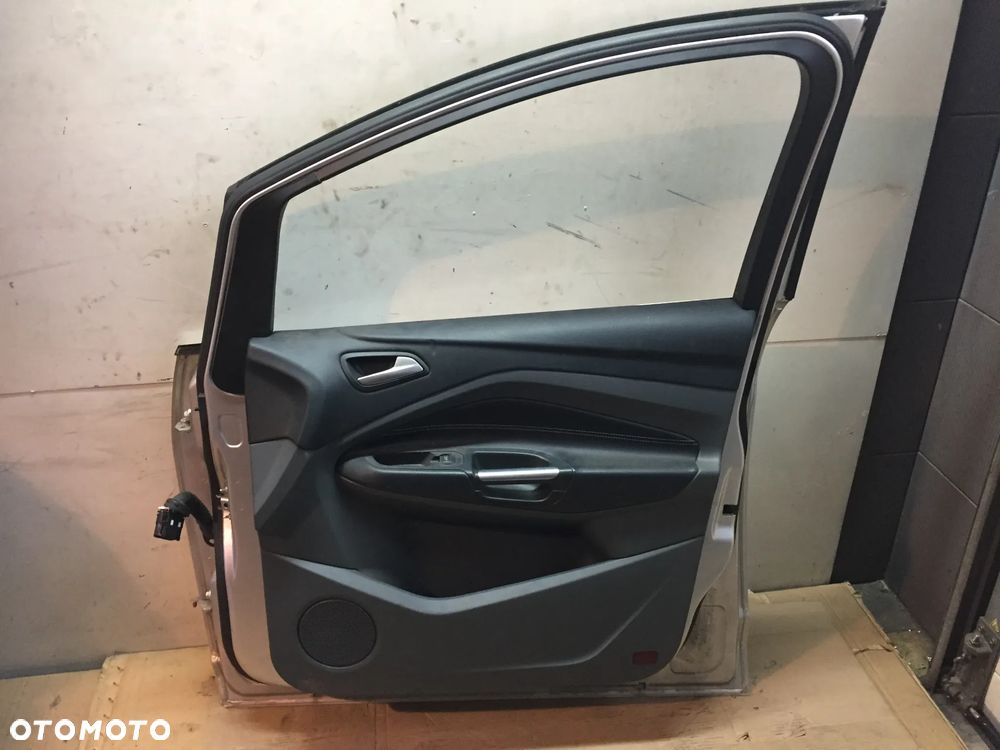 FORD C-MAX 13R DRZWI PRAWE PRZÓD KOD LAKIERU: OA - 3