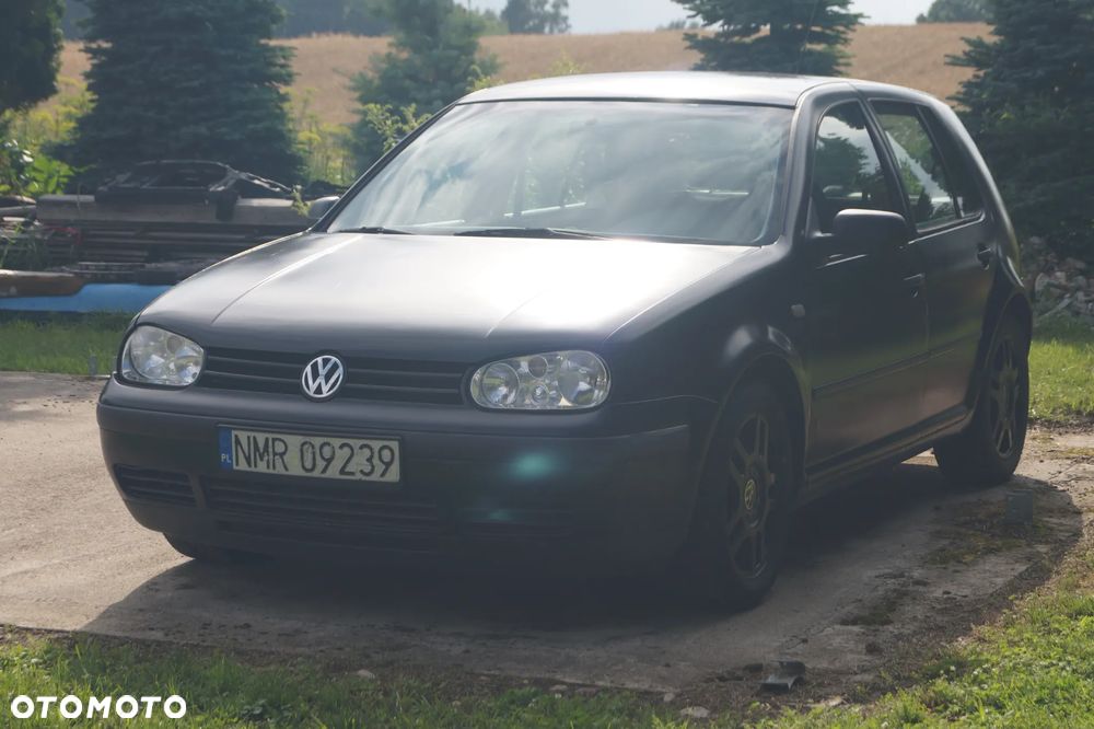 Volkswagen Golf - 2