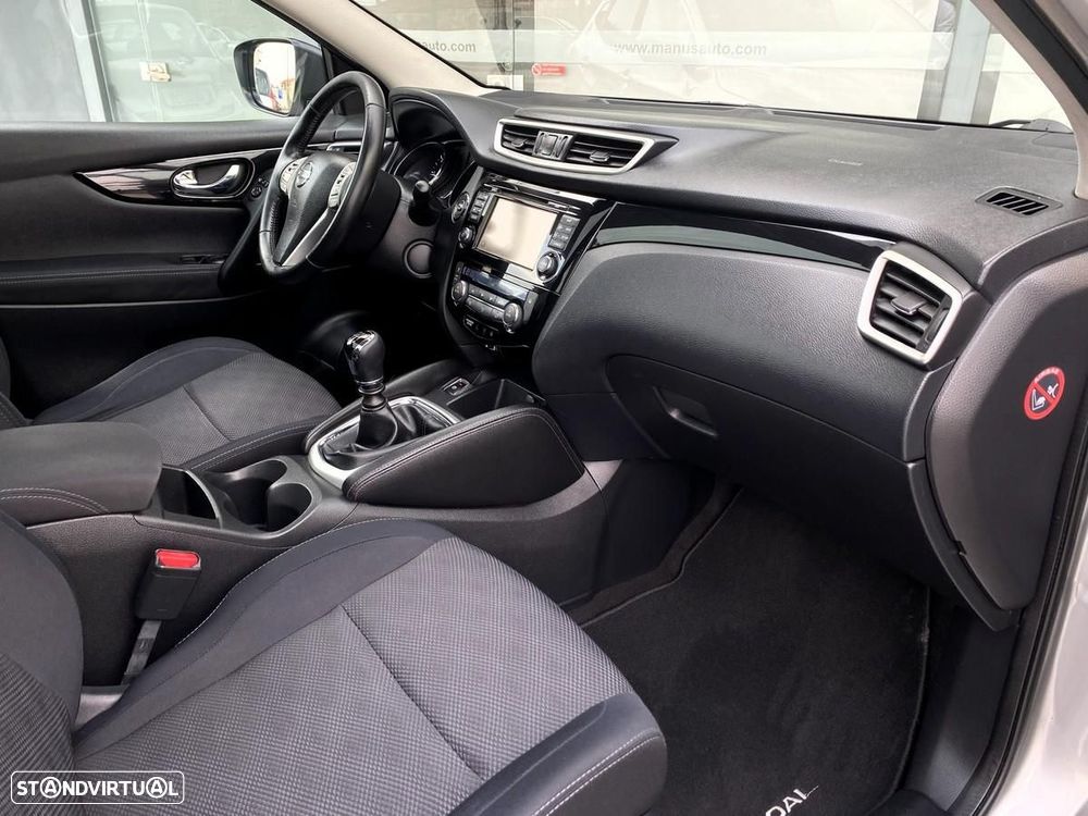 Nissan Qashqai 1.5 dCi N-Connecta - 11