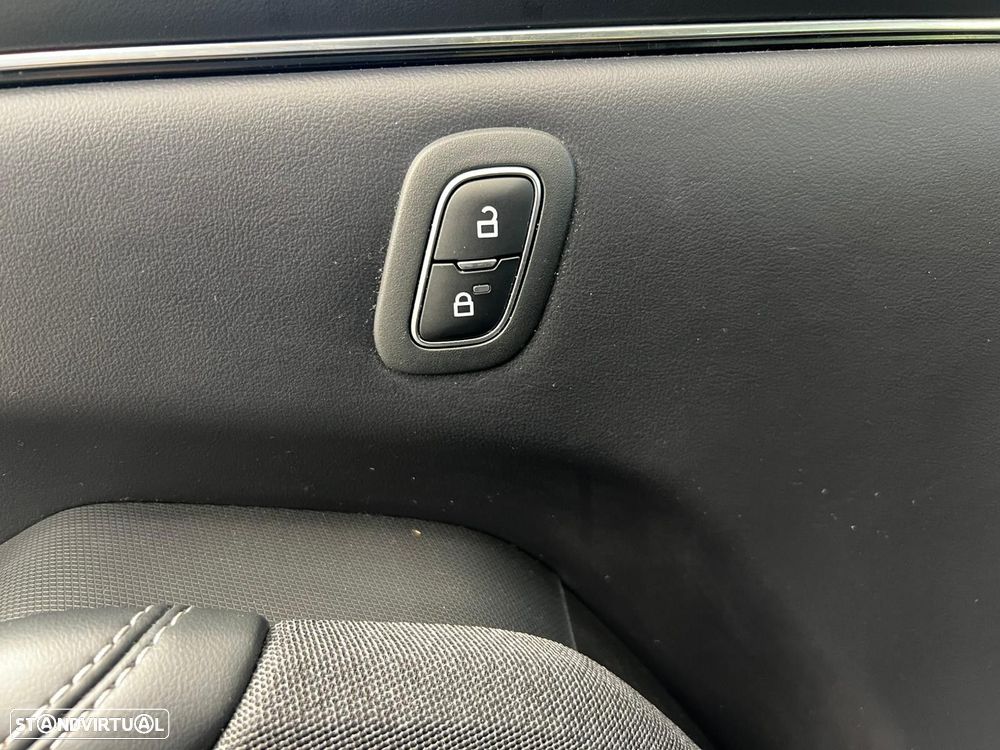 Ford Mustang Mach-E 75.7 kWh Premium AWD - 46