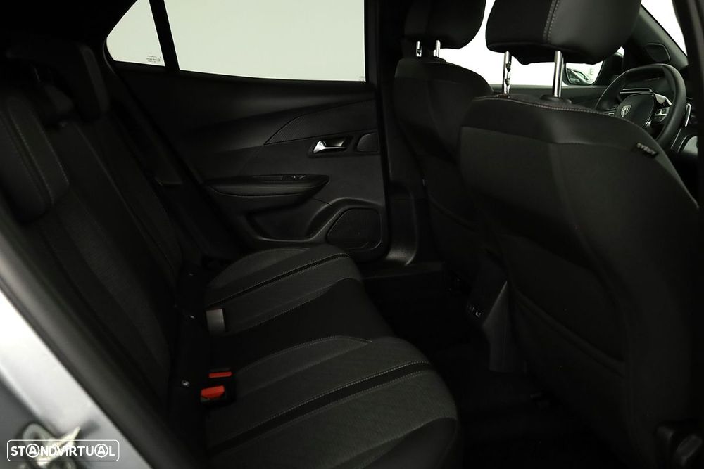 Peugeot 2008 1.2 PureTech Allure EAT8 - 22