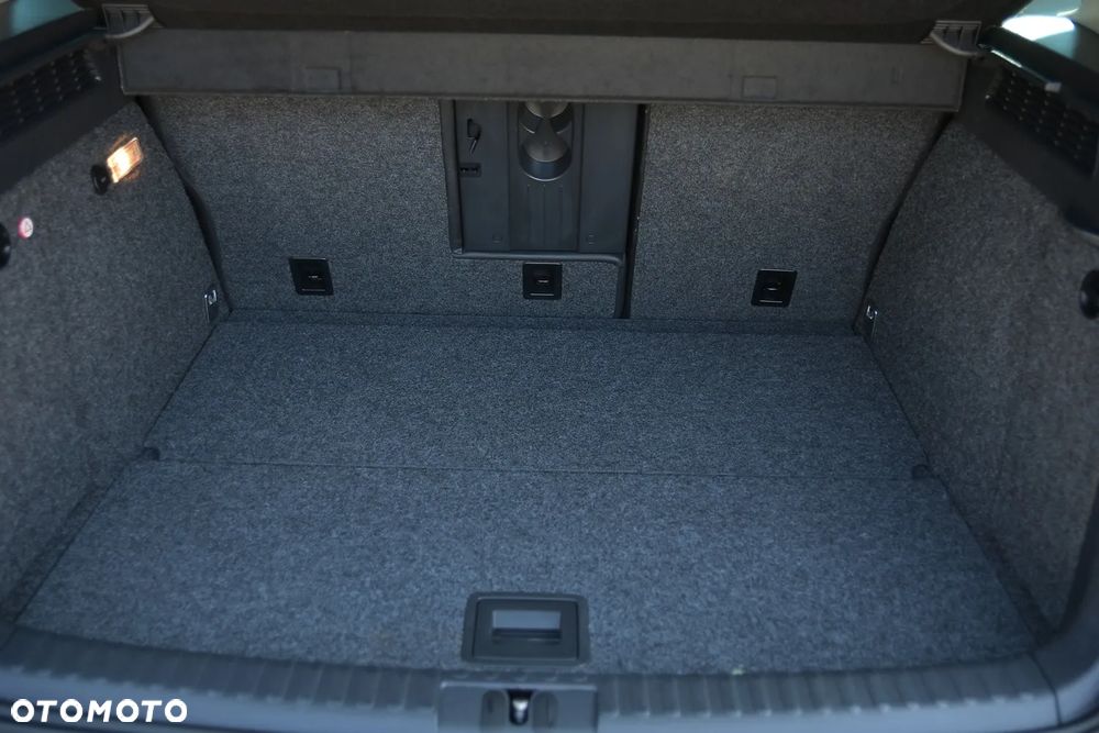 Volkswagen Tiguan - 32