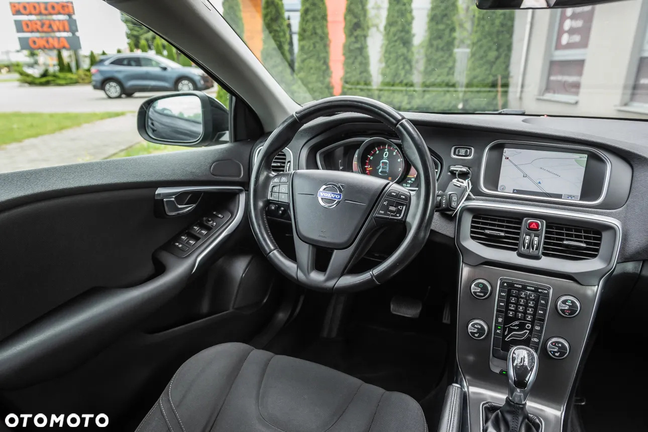 Volvo V40 Cross Country - 25