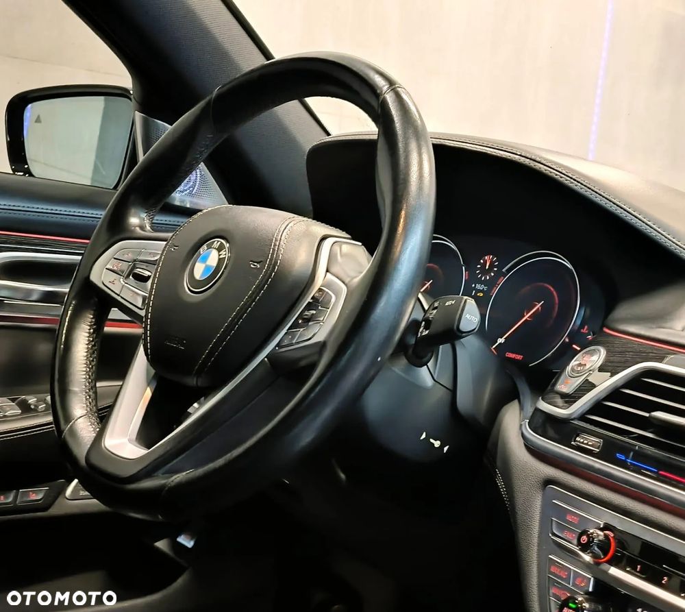 BMW Seria 7 750Li xDrive - 13