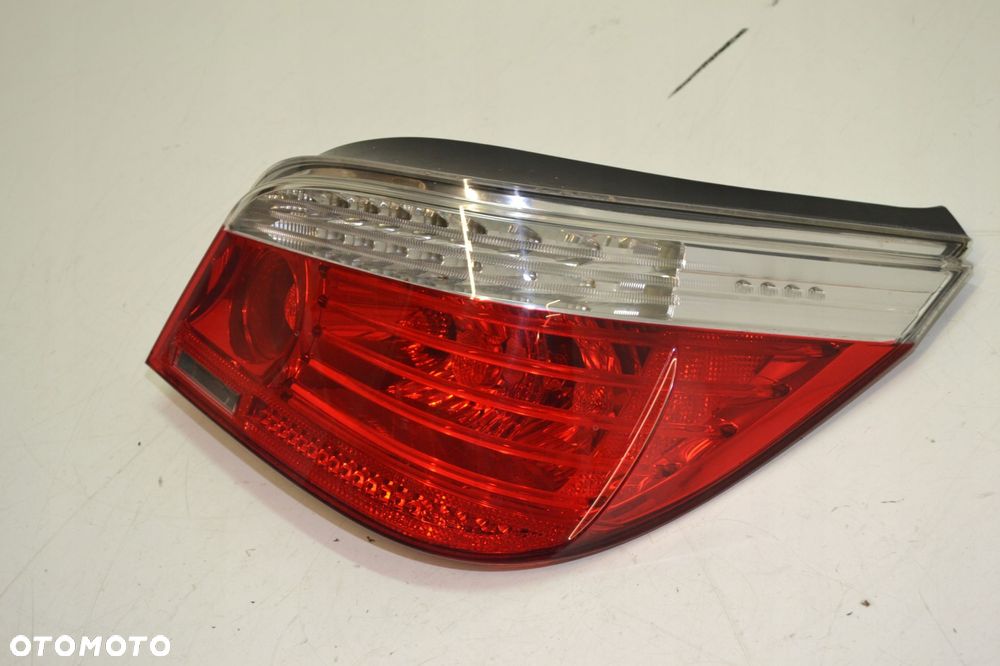 BMW E60 LIFT LCI LAMPA PRAWA TYLNA PRAWY TYŁ HELLA ORYGINAŁ LED - 1