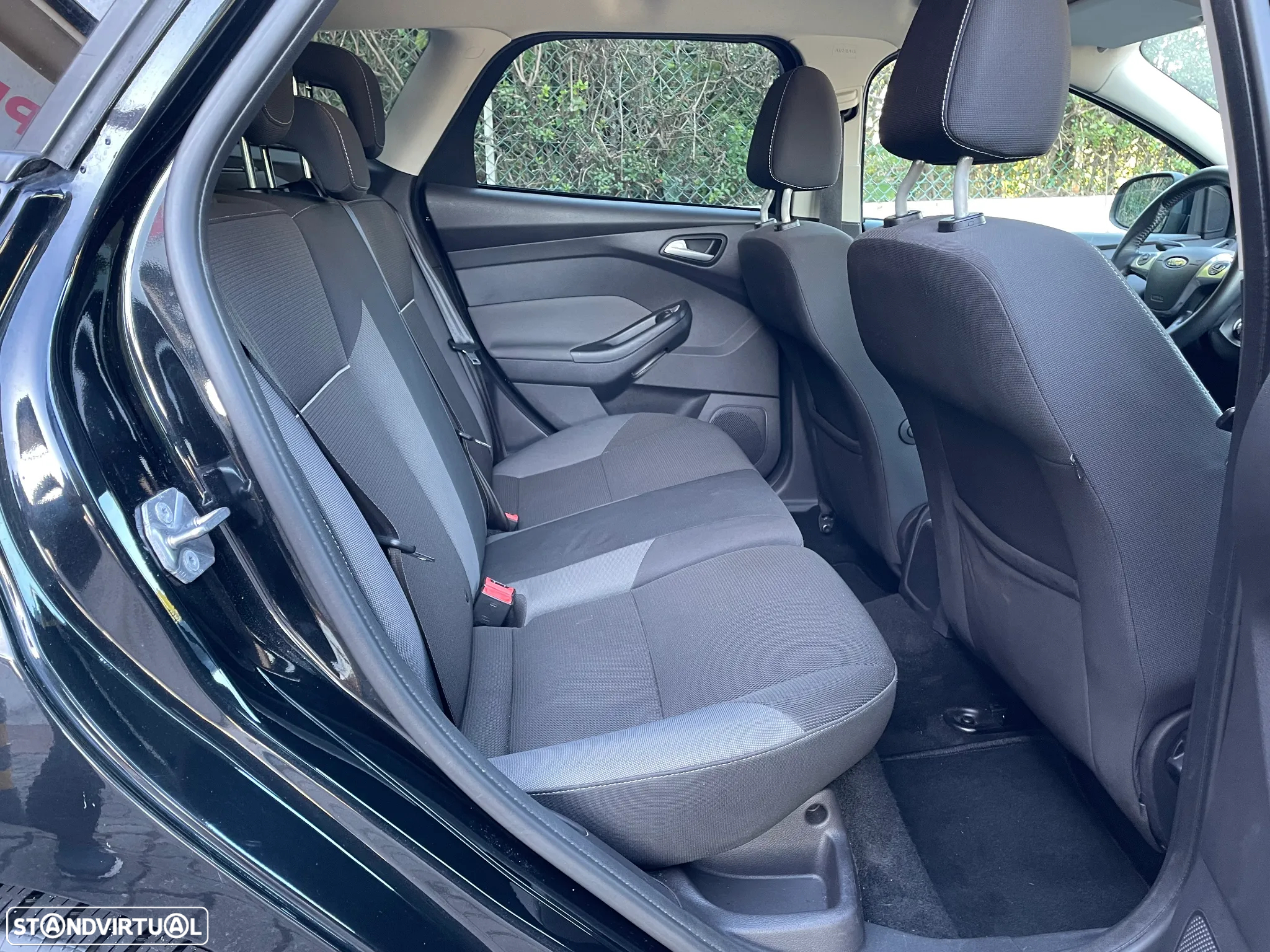 Ford Focus SW 1.0 EcoBoost S&S TITANIUM - 27
