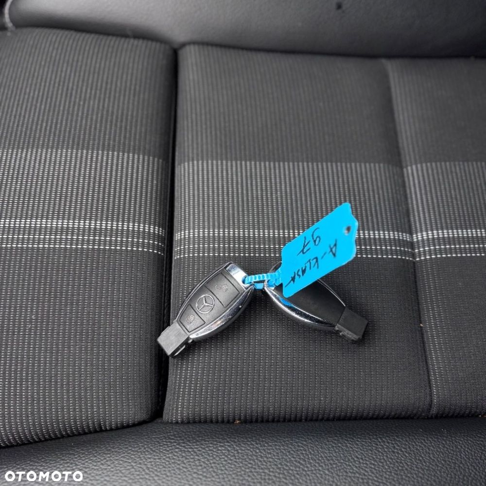 Mercedes-Benz Klasa A 180 CDI 7G-DCT AMG Line - 36