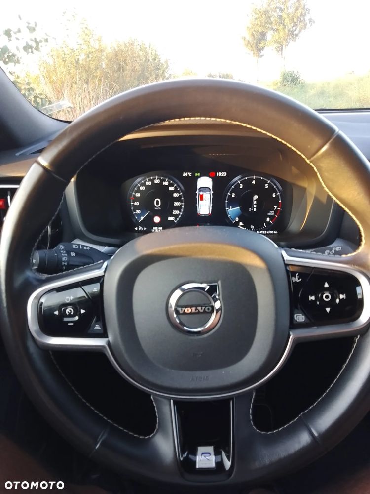 Volvo V60 T4 R-Design - 21