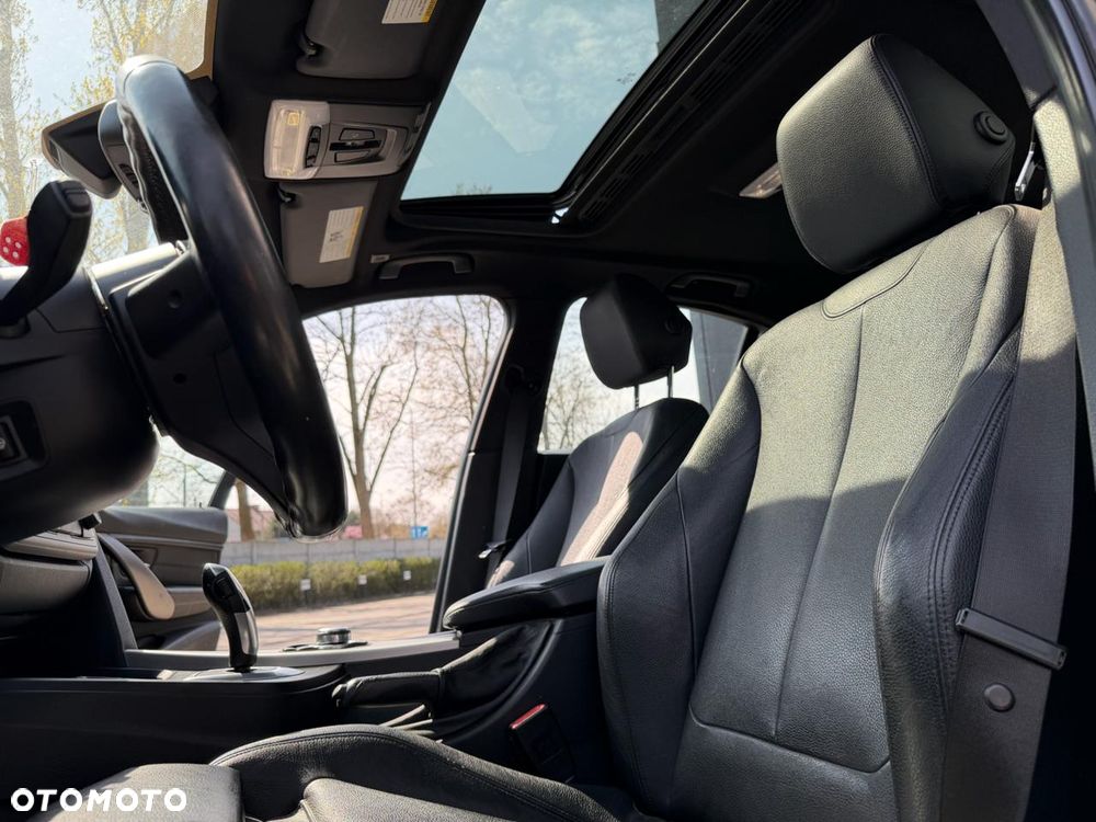 BMW Seria 3 328i xDrive - 23