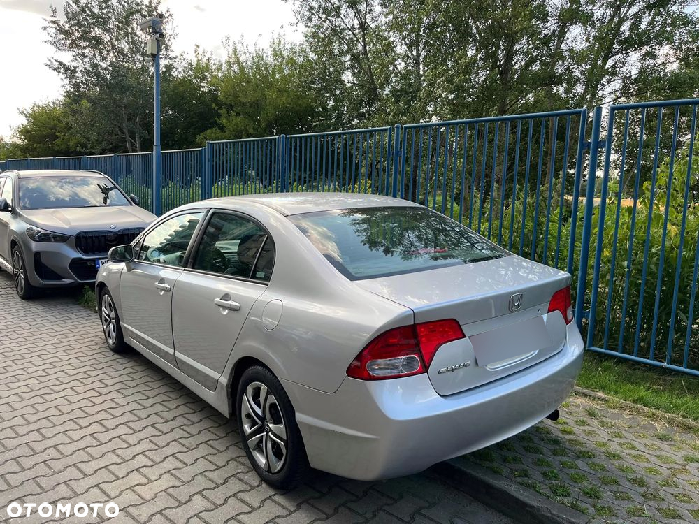 Honda Civic 1.8 Comfort - 3