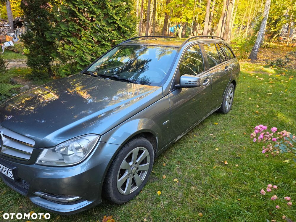 Mercedes-Benz Klasa C 200 T CDI DPF BlueEFFICIENCY Avantgarde - 2