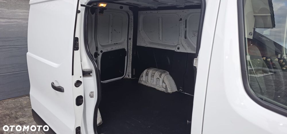 Renault Trafic - 15