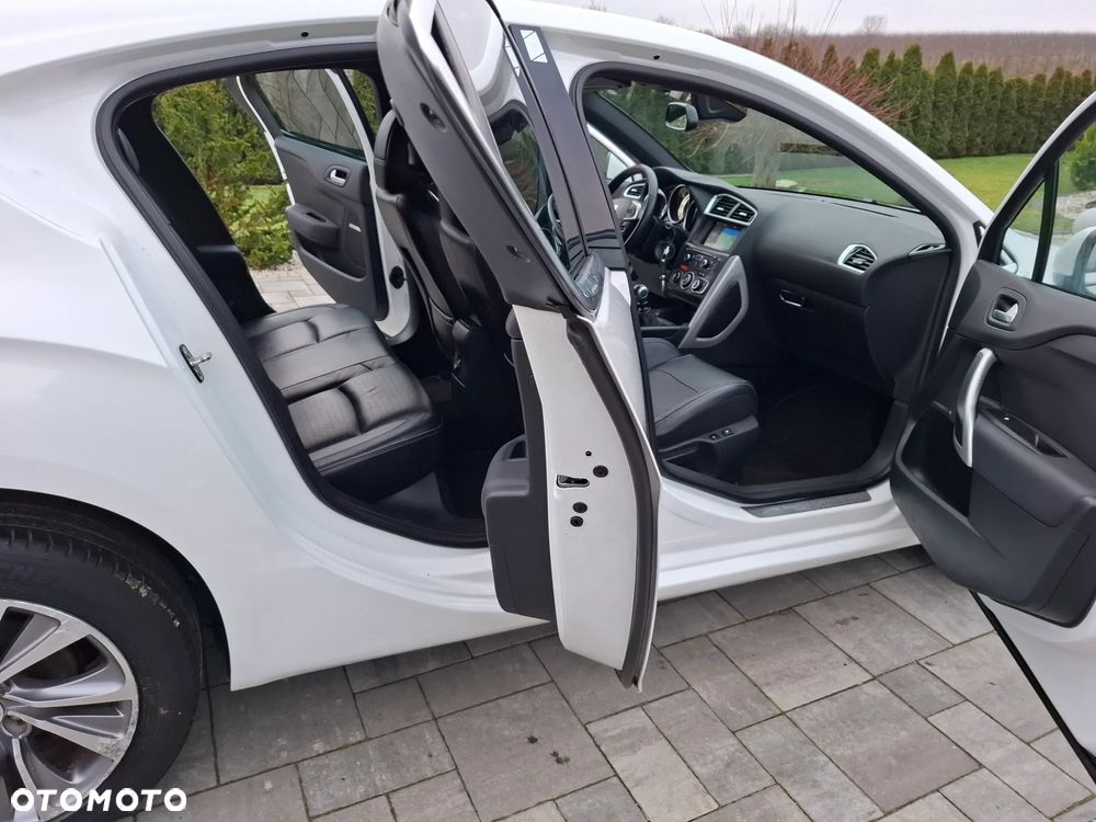 Citroën DS4 HDi 110 SoChic - 20