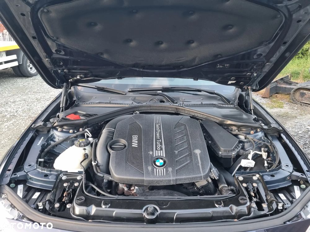 BMW Seria 3 335d Touring xDrive Edition M Sport Shadow - 12