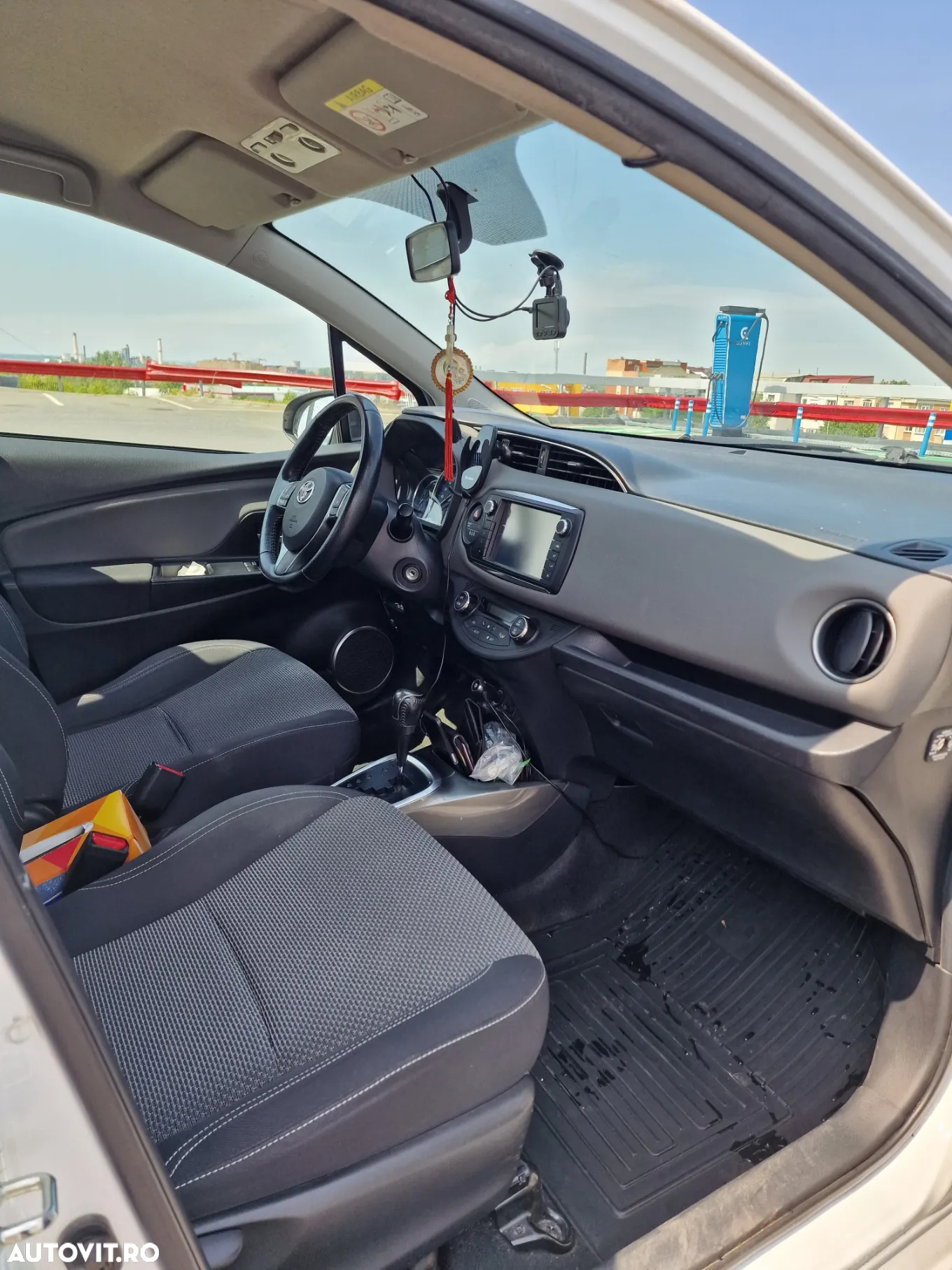Toyota Yaris 1.5 VVT-i HSD Terra - 19