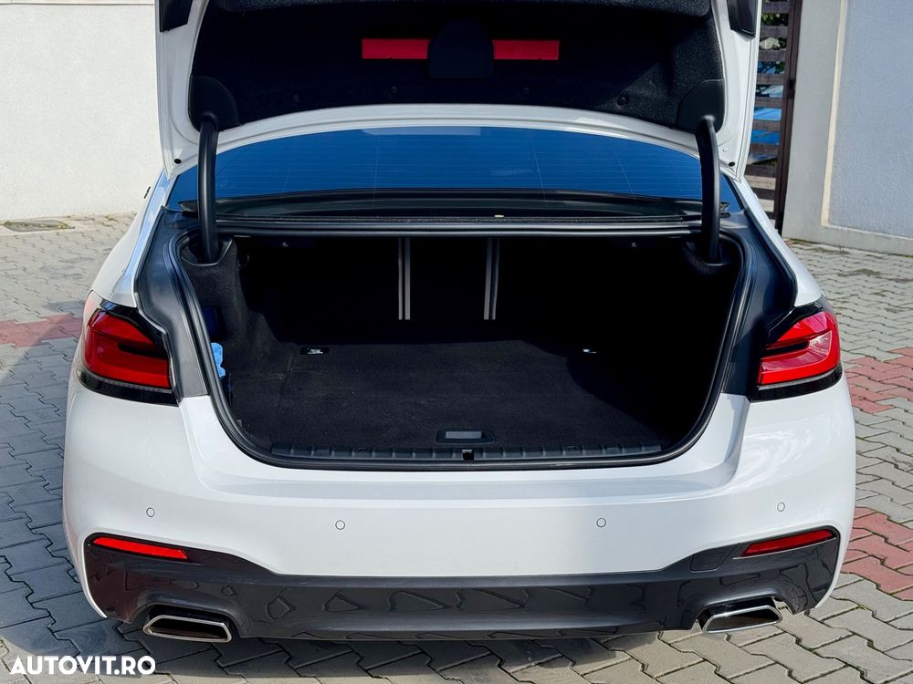 BMW Seria 5 530e Aut. M Sport Edition - 11