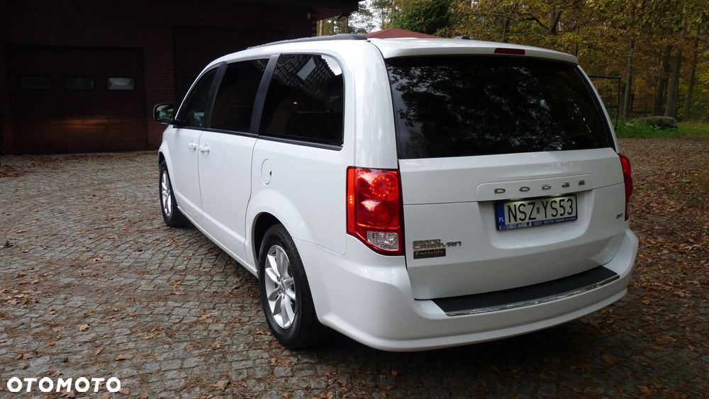Dodge Grand Caravan - 8
