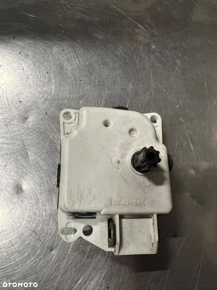 Silniczek nawiewów Nissan Navara d40 - 4