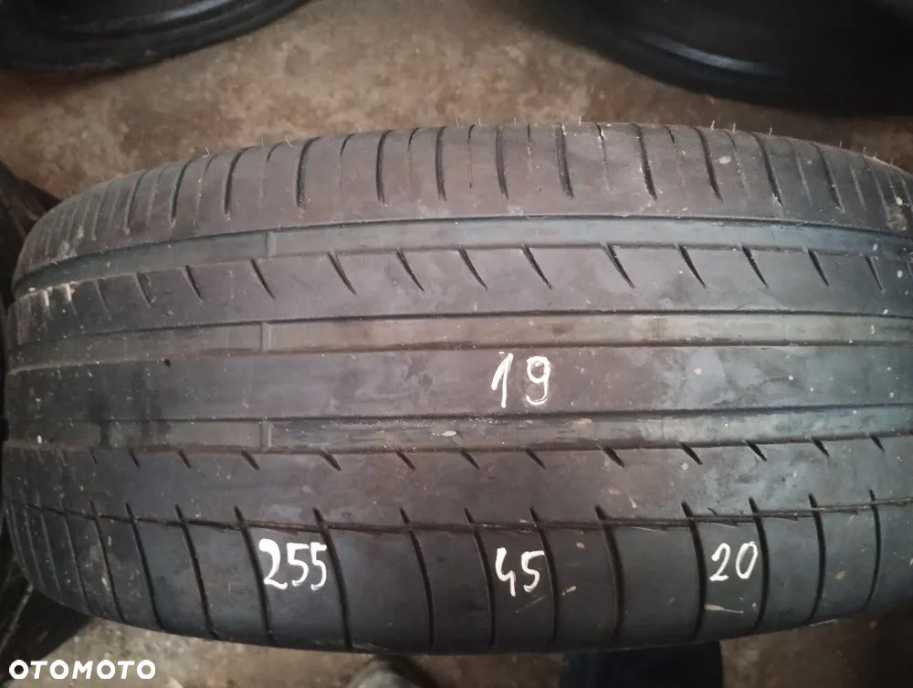 Michelin 255/45/20 nr 19 - 1
