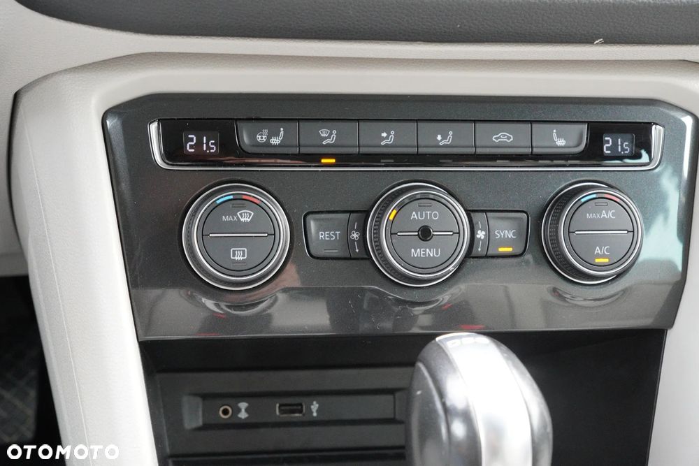 Volkswagen Tiguan - 23