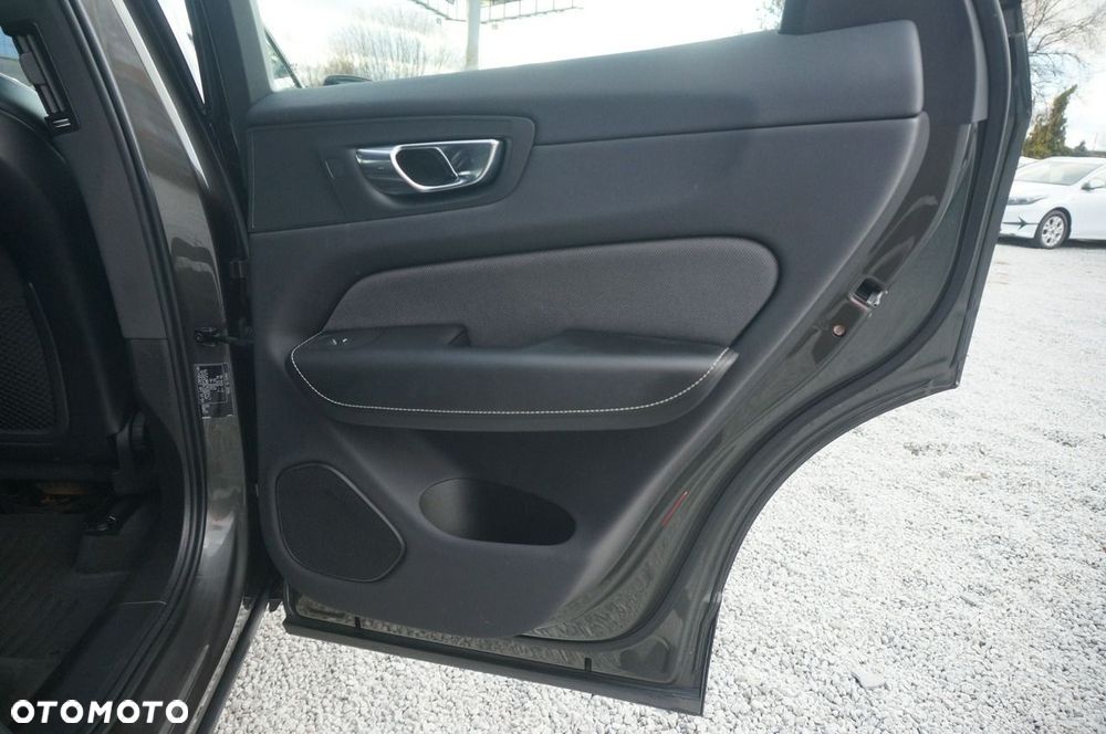 Volvo XC 60 B4 B Geartronic RDesign - 30