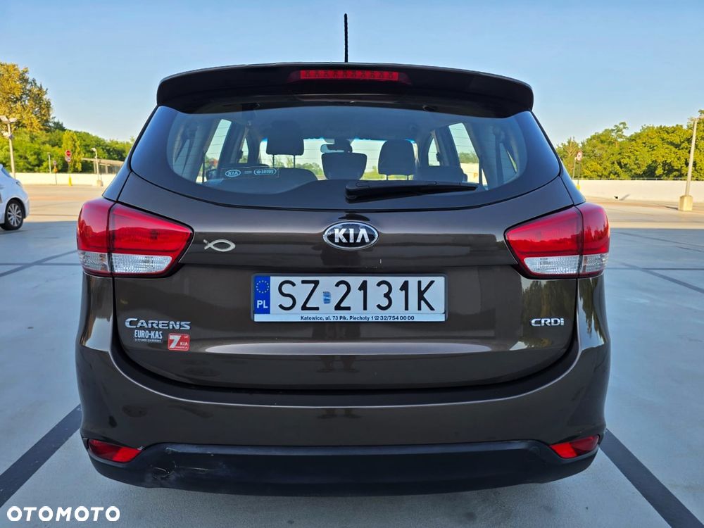 Kia Carens 1.7 CRDi L 7os - 12