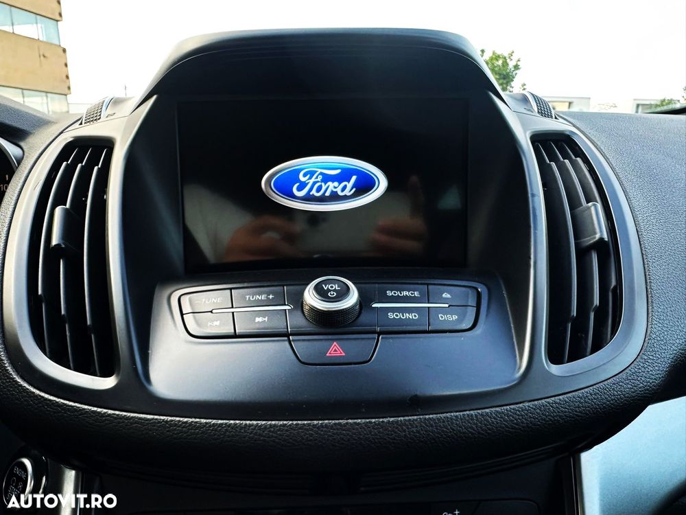 Ford Kuga 2.0 TDCi 4x4 Aut. Business Edition - 24