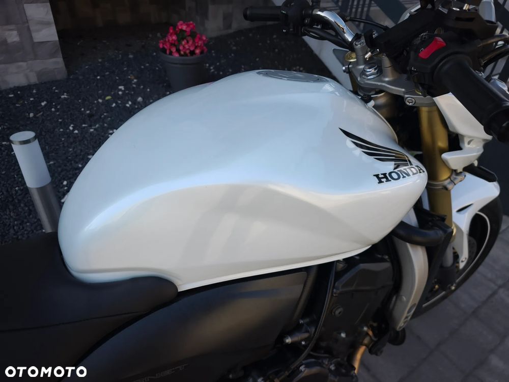 Honda Hornet - 12