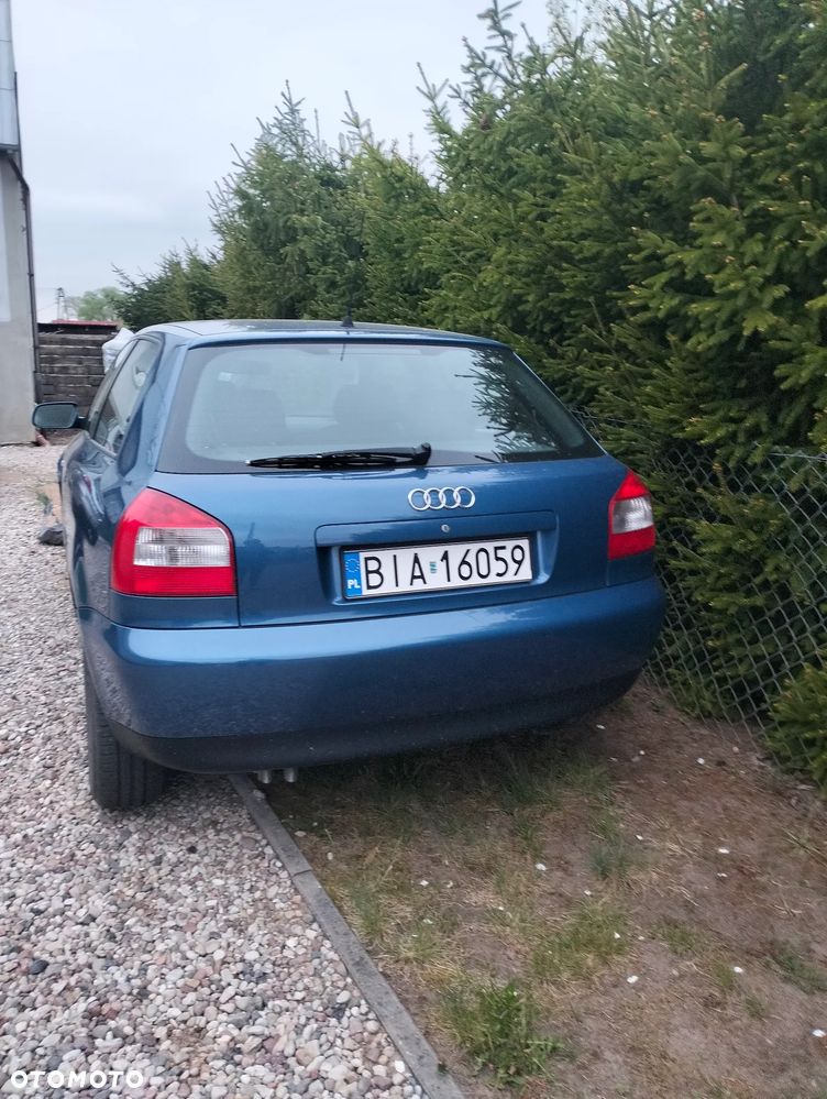 Audi A3 3-drzwiowe 1.8 Attraction - 2