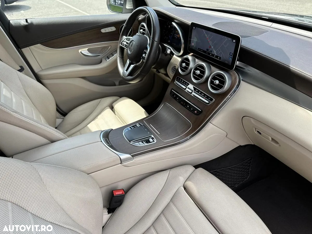 Mercedes-Benz GLC 300 d 4MATIC - 12
