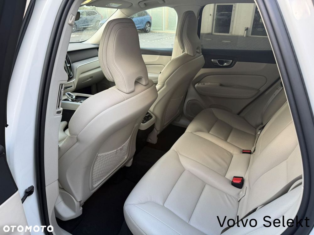 Volvo XC 60 - 24