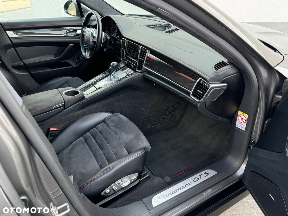 Porsche Panamera - 8