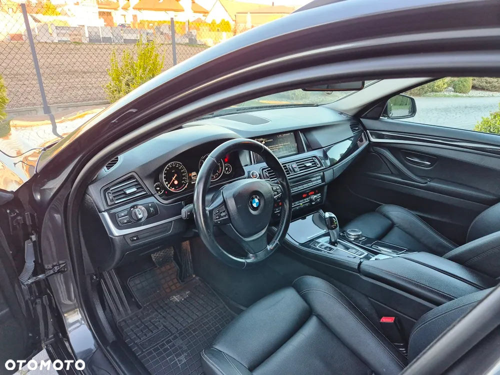 BMW Seria 5 518d Business Edition sport - 16