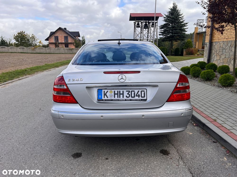 Mercedes-Benz Klasa E - 21
