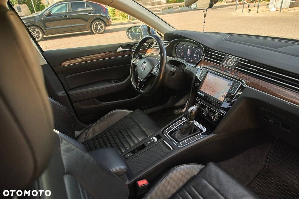 Volkswagen Passat - 30