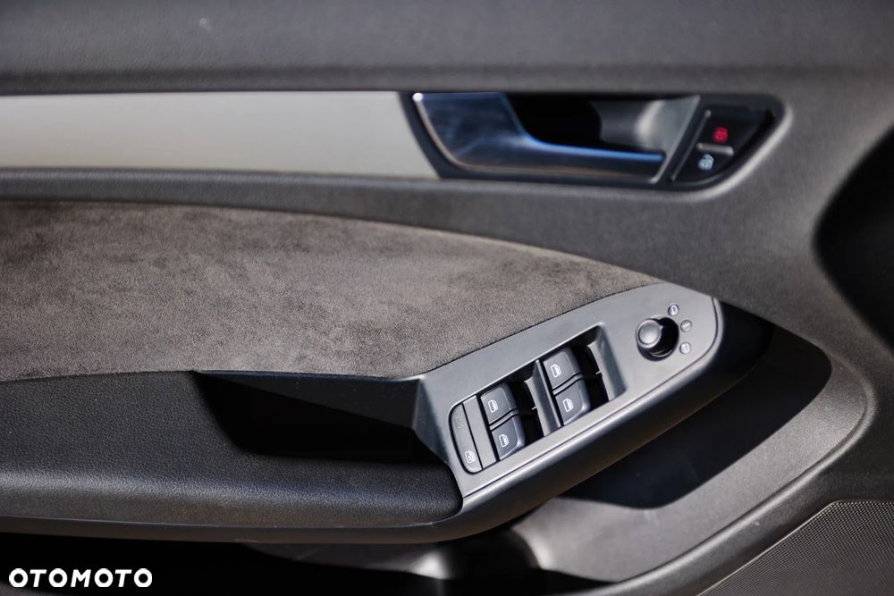 Audi A4 Avant 2.0 TDI DPF quattro Attraction - 18